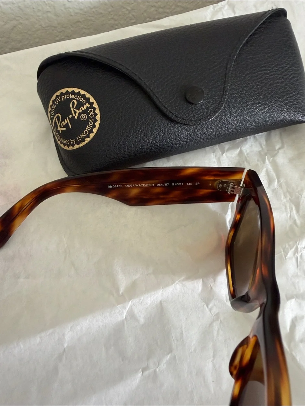 Ray-Ban Tortoiseshell Brown Mega Wayfarer Polarized Sunglasses with Black Case